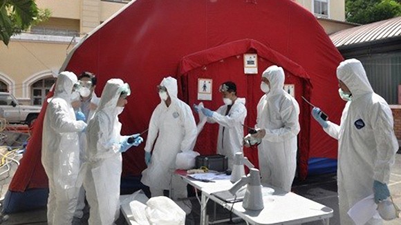 Preventing Ebola: not an easy task - ảnh 1